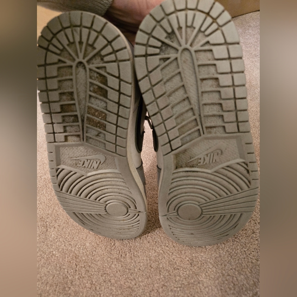 Nike Sneakers - Picture 5 of 6